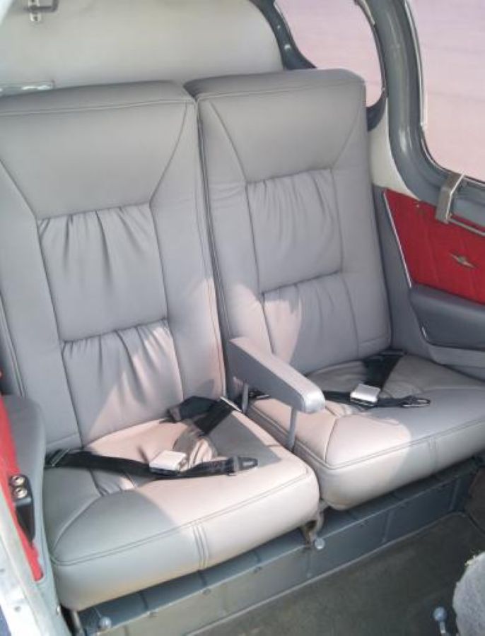 Rear seats 1 N9512R.jpg