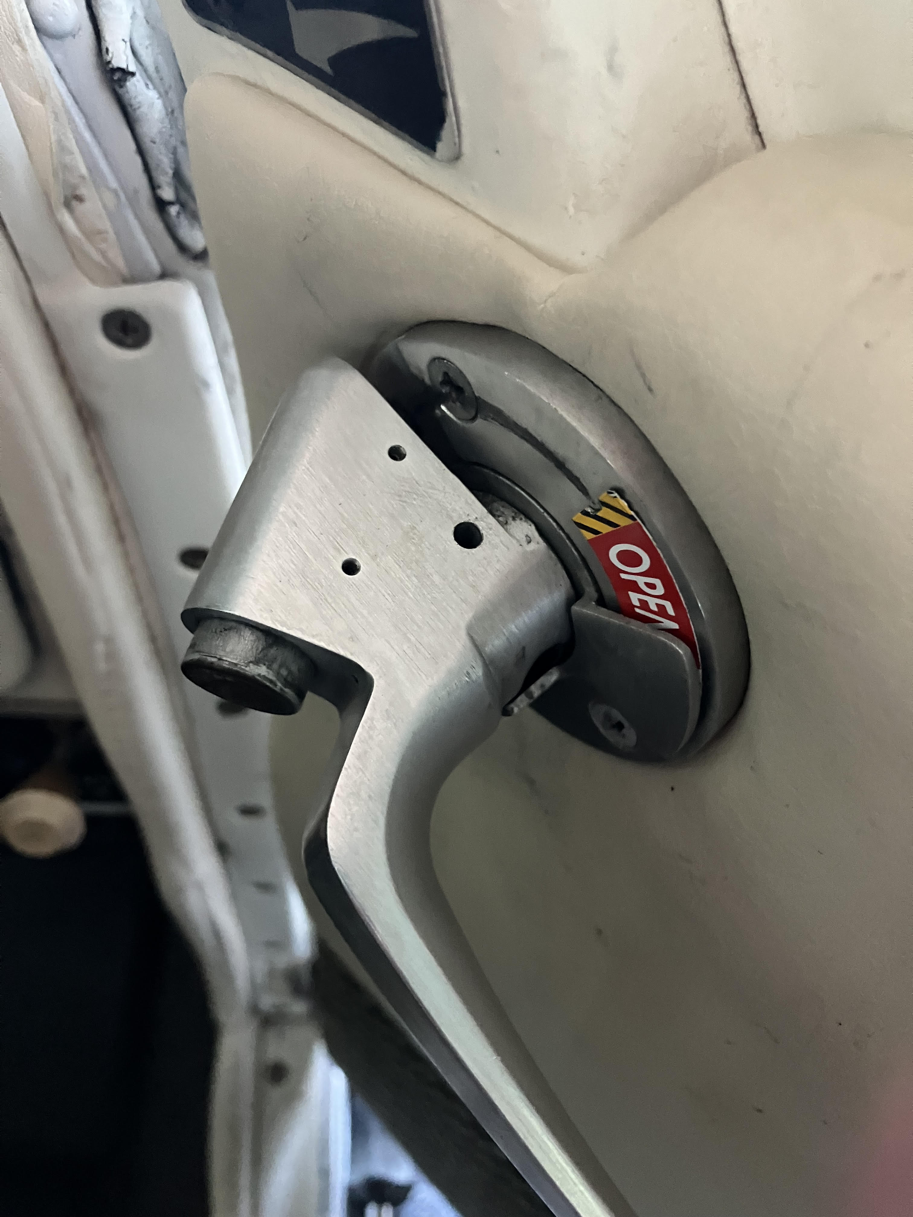 Inner cabin door handle removal